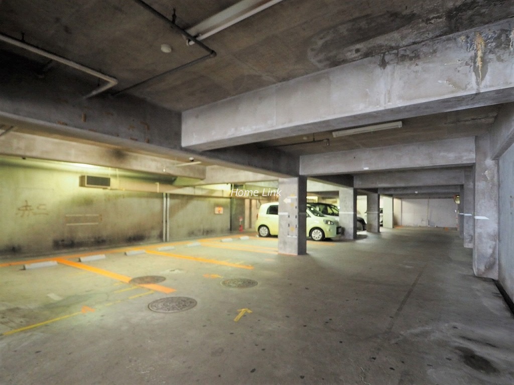 成増ガーデンハイツ　駐車場