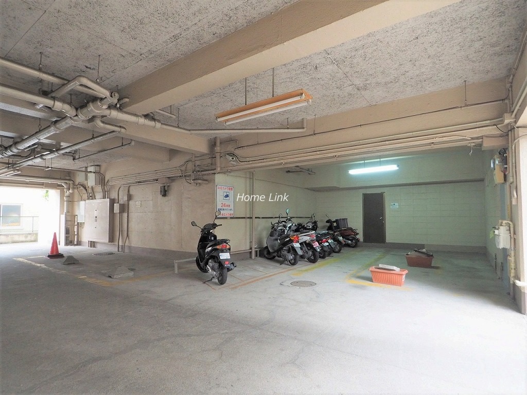 蓮根台ダイヤモンドマンション　バイク置場