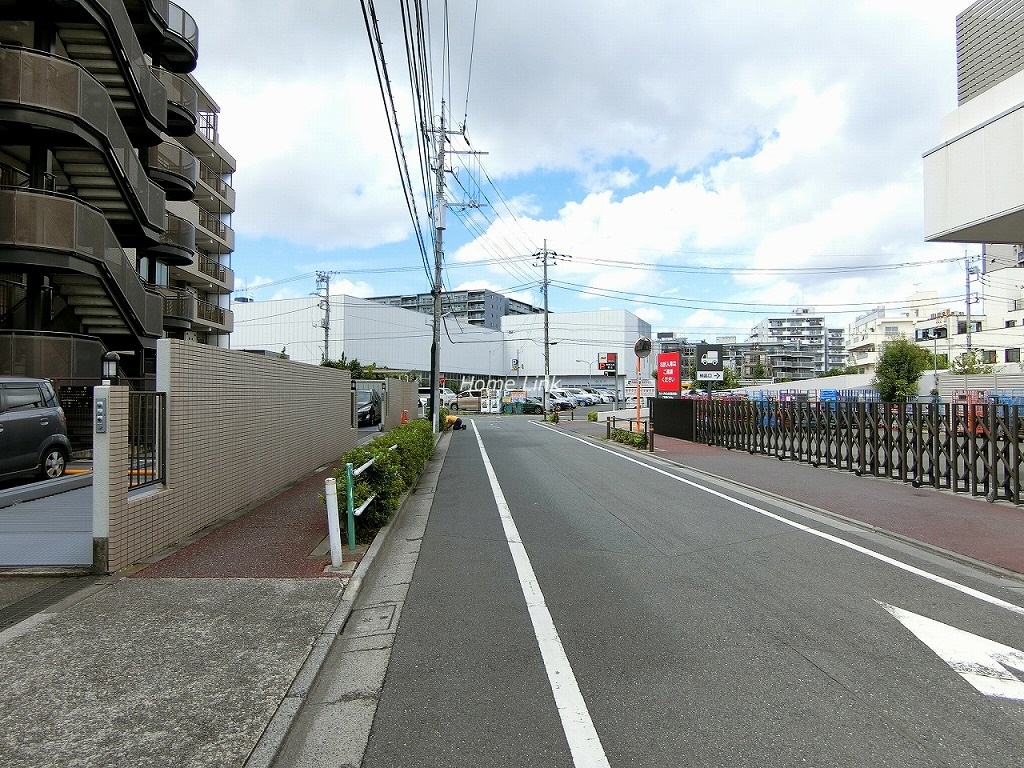 オーベル蓮根　前面道路