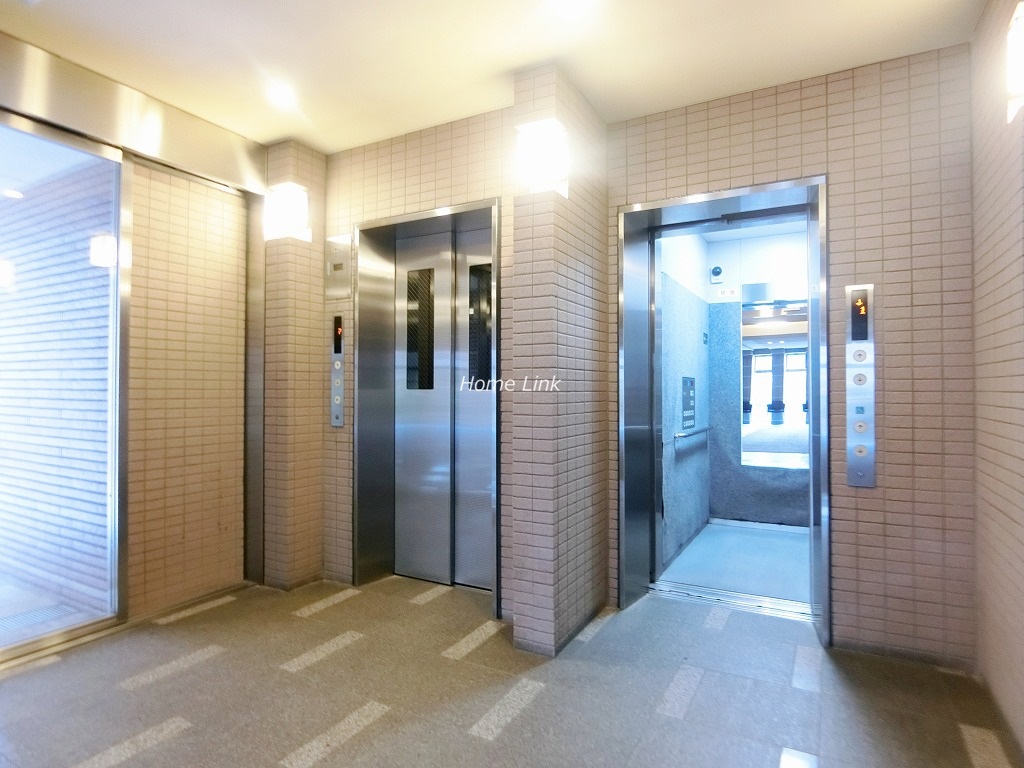グローリオ板橋本町　エレベーターホール
