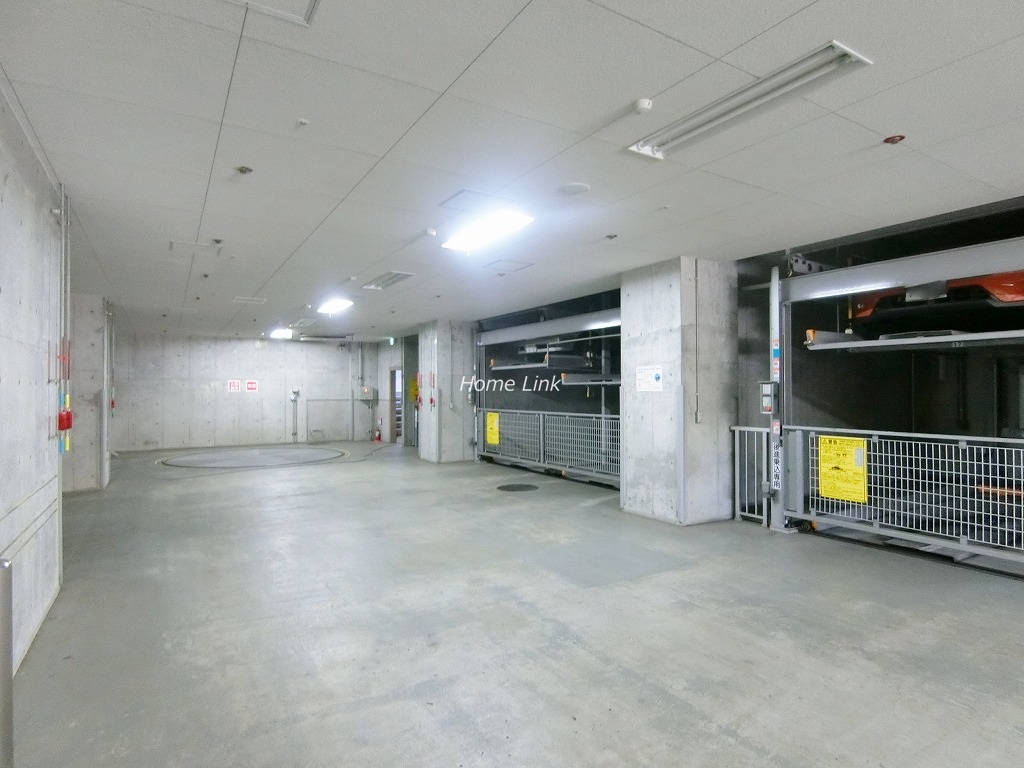 グローリオ板橋本町　駐車場
