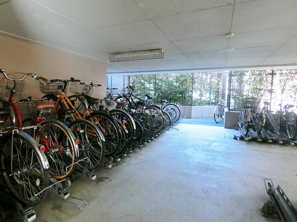 グローリオ板橋本町　駐輪場
