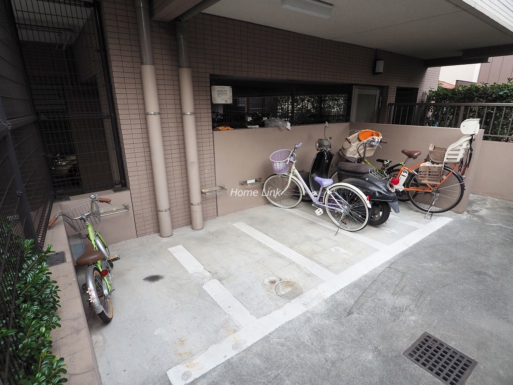 グローリオ板橋本町　駐輪場