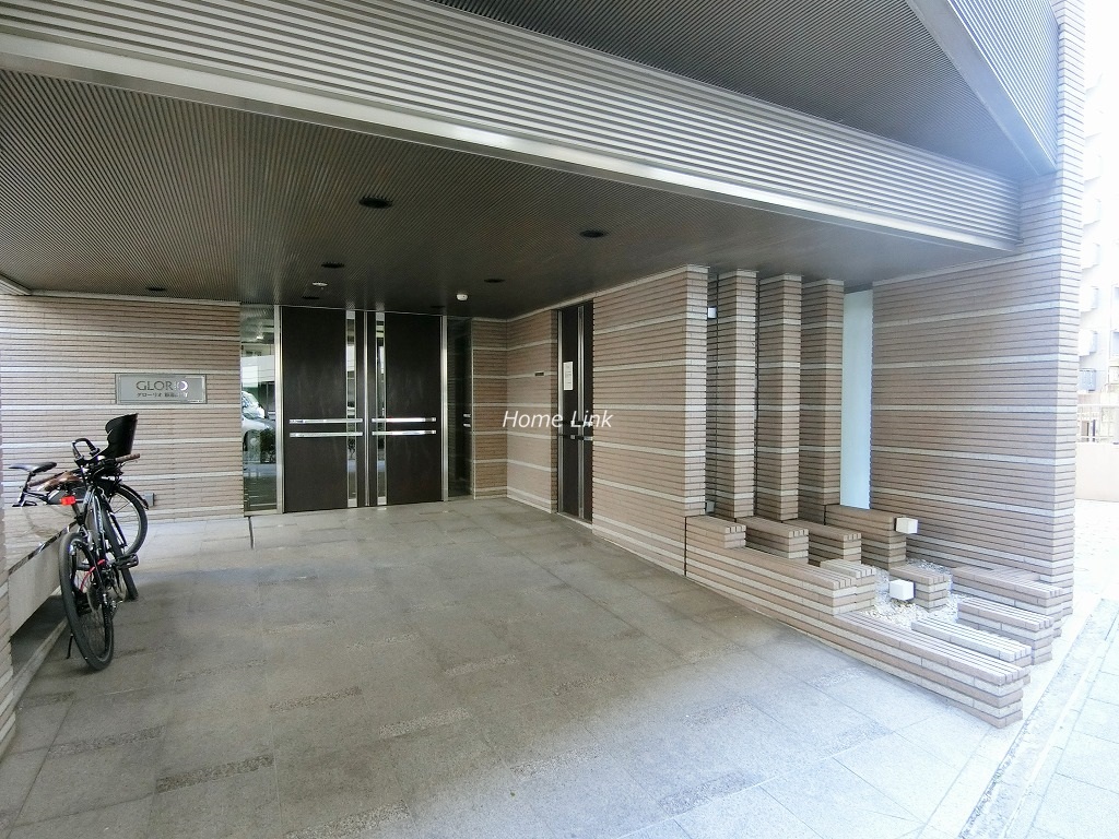 グローリオ板橋本町　エントランス前