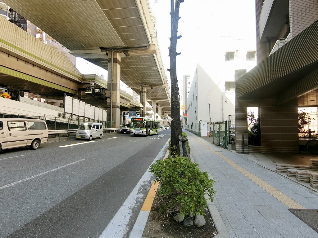 グローリオ板橋本町　前面道路歩道