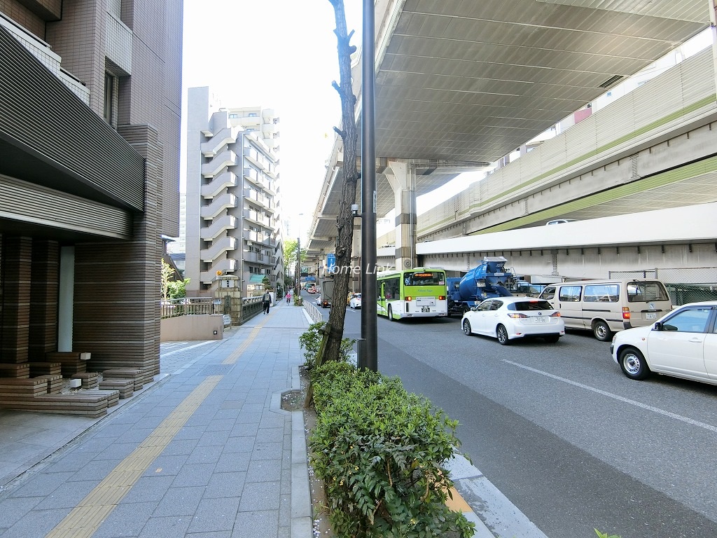 グローリオ板橋本町　前面道路歩道