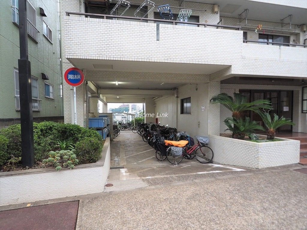 シャルム見次公園　駐輪場