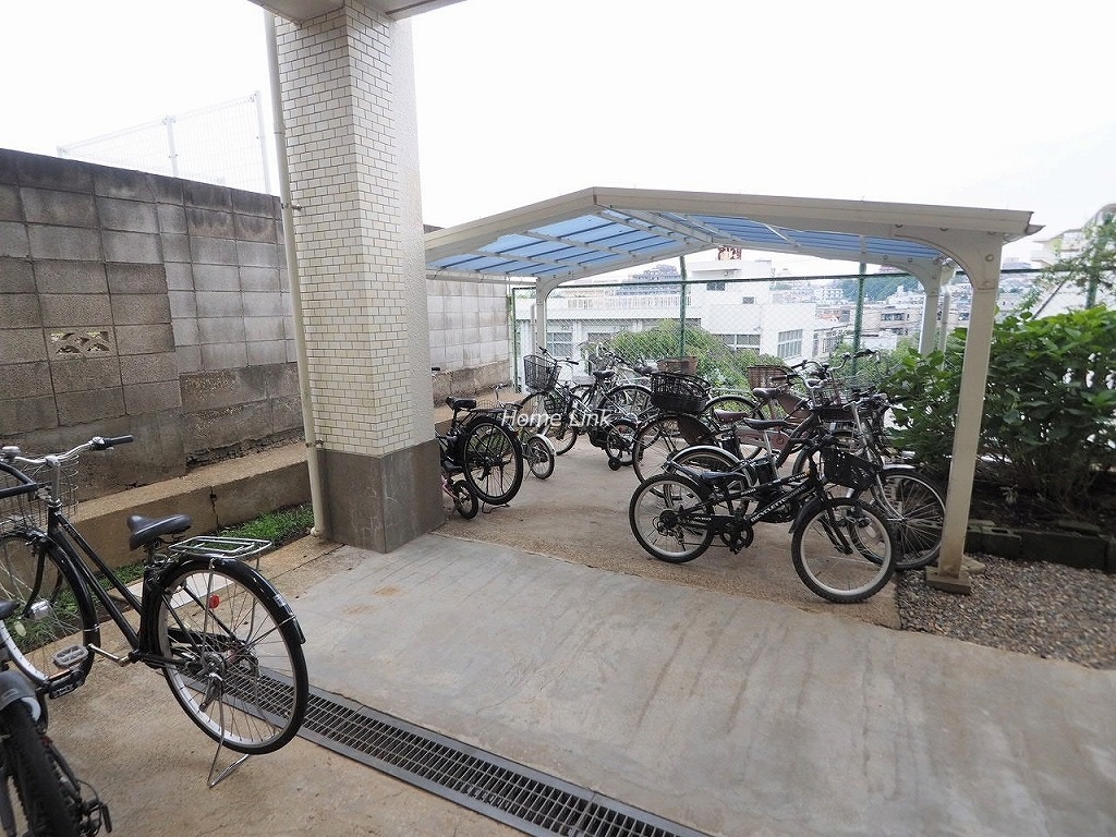 シャルム見次公園　駐輪場