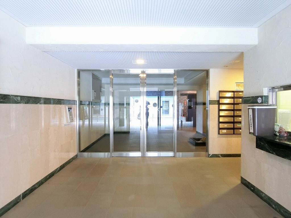 セザール蓮根 エントランス