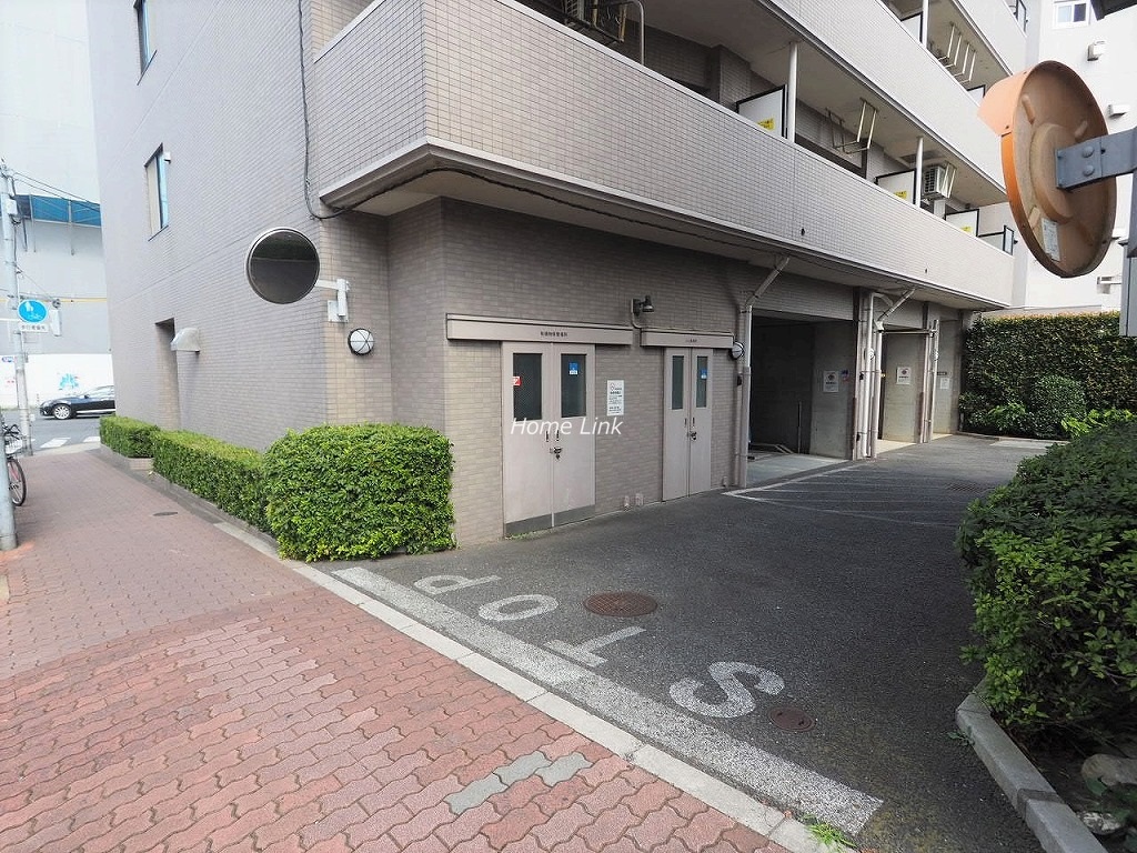 プライムコート大山 駐車場出入口
