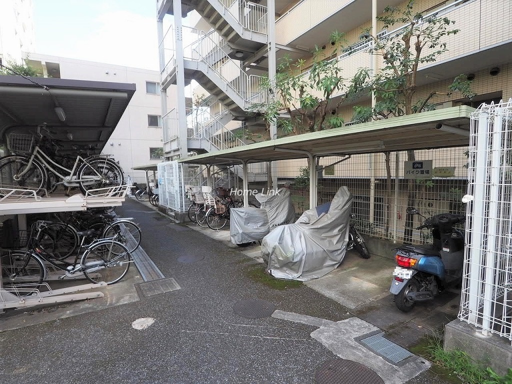レジデンス大山　バイク置場