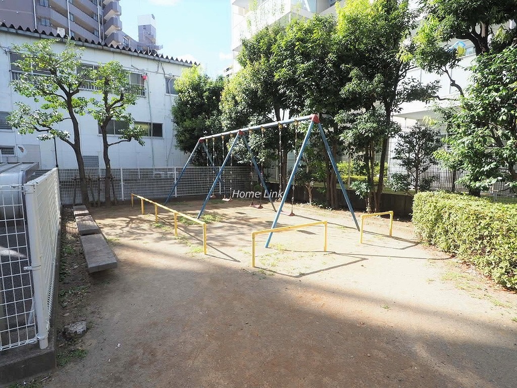 レジデンス大山　マンション敷地内公園