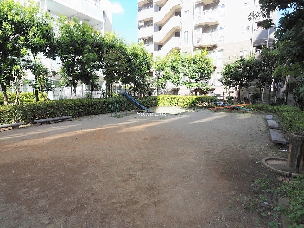 レジデンス大山　マンション敷地内公園