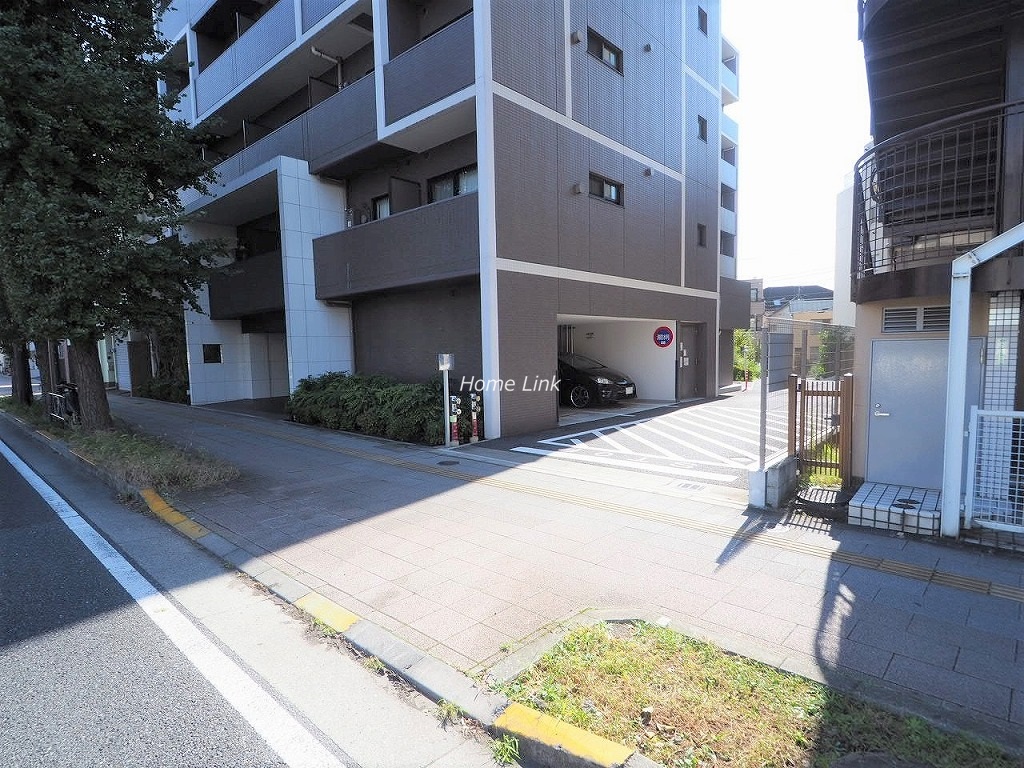 アプレシアス上板橋　駐車場出入口