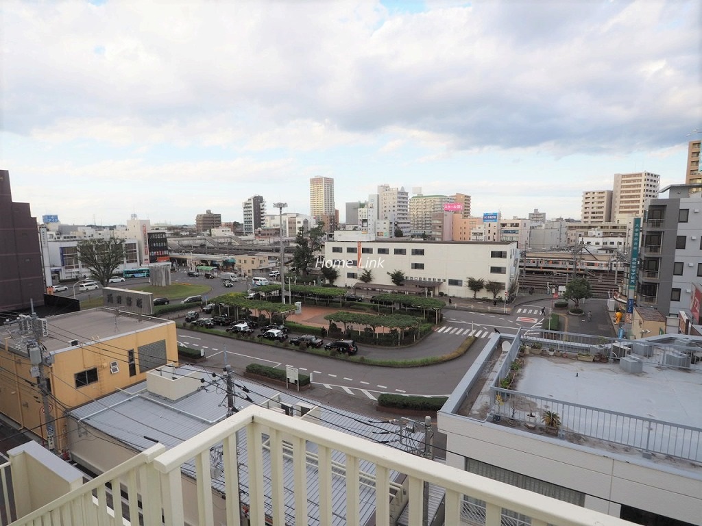 イトーピア春日部マンション 共用部から駅前を望む