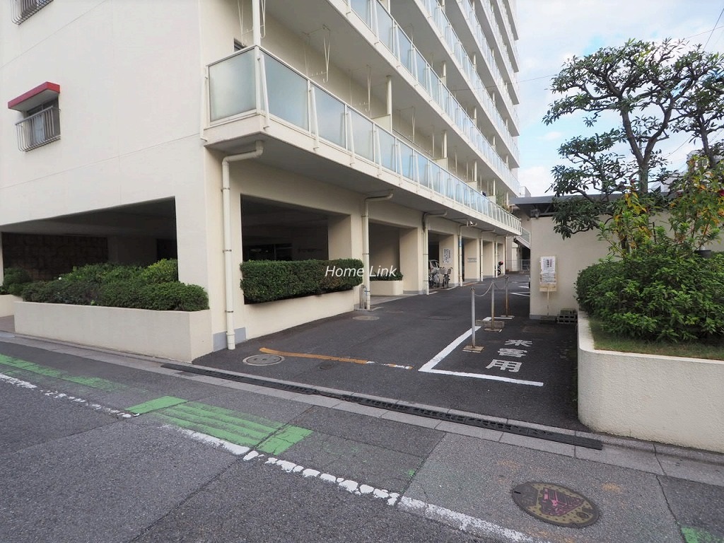 イトーピア春日部マンション 駐車場出入口