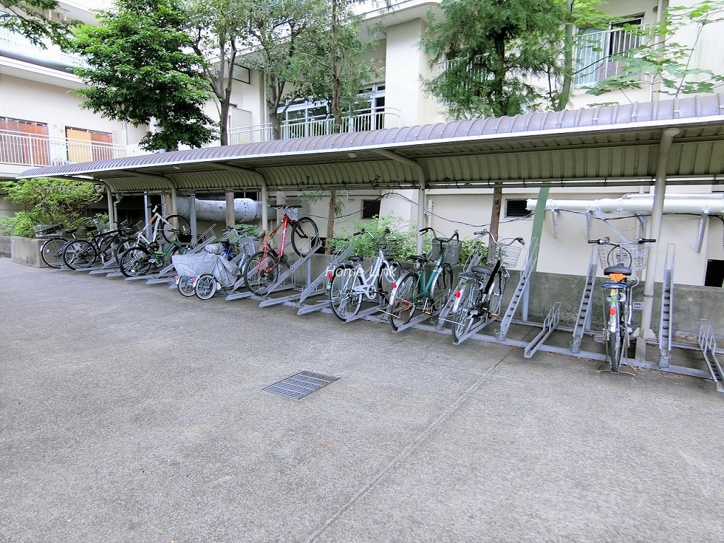 サンシティD棟 駐輪場