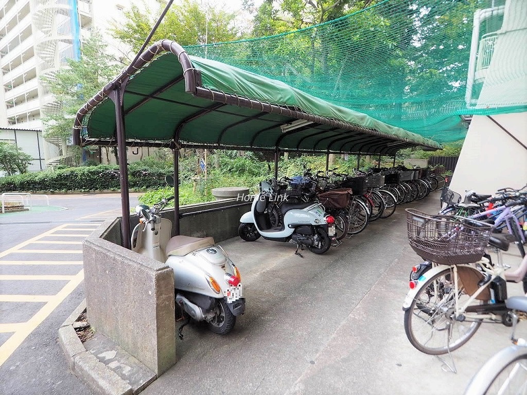 サンシティD棟 バイク置場