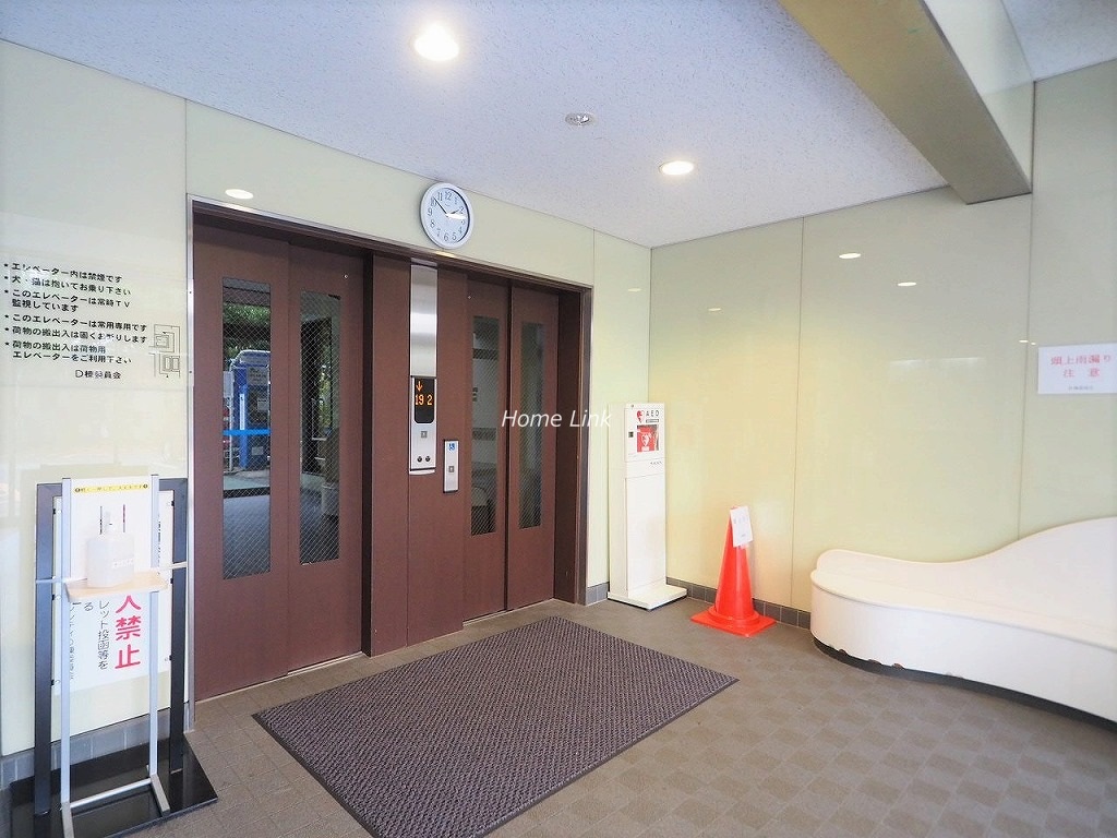 サンシティD棟 エレベーターホール