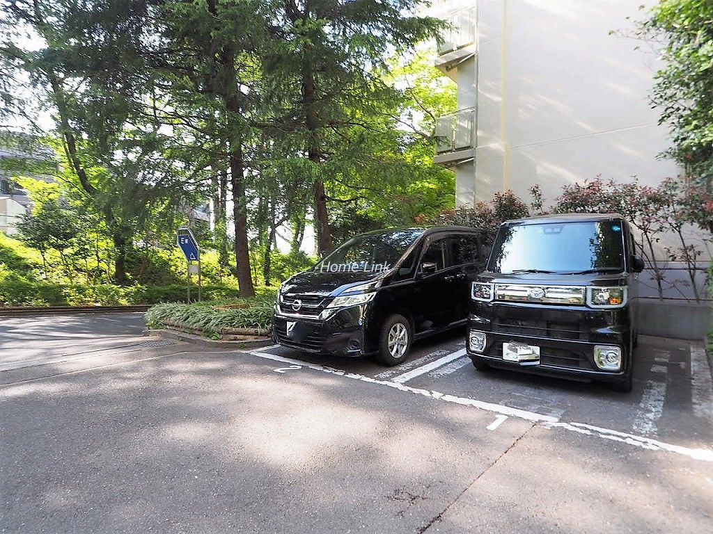サンシティE棟　駐車場