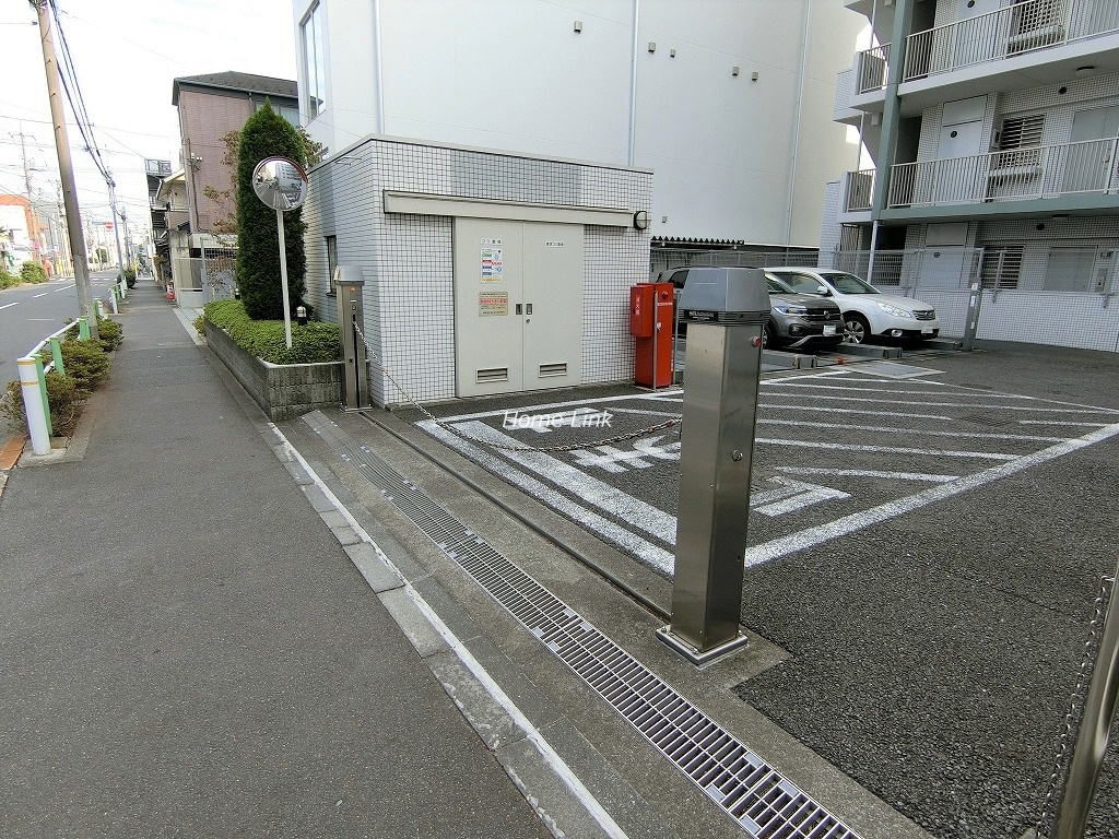 ファミール西台 駐車場チェーンゲート