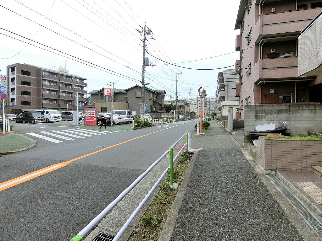 マイ・キャッスル宝 前面道路歩道