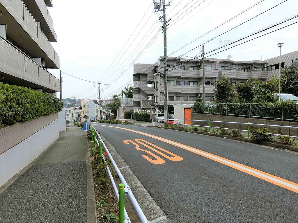 マイ・キャッスル宝 前面道路歩道