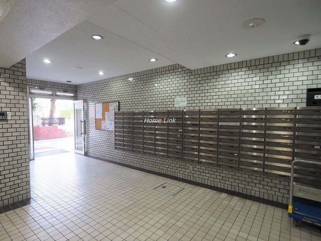 秀和大山レジデンス エントランスホール