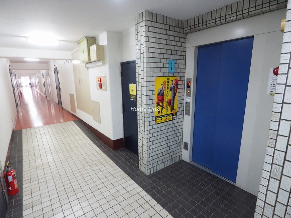 秀和大山レジデンス エレベーターホール