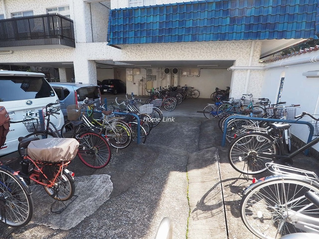 秀和大山レジデンス 駐輪場