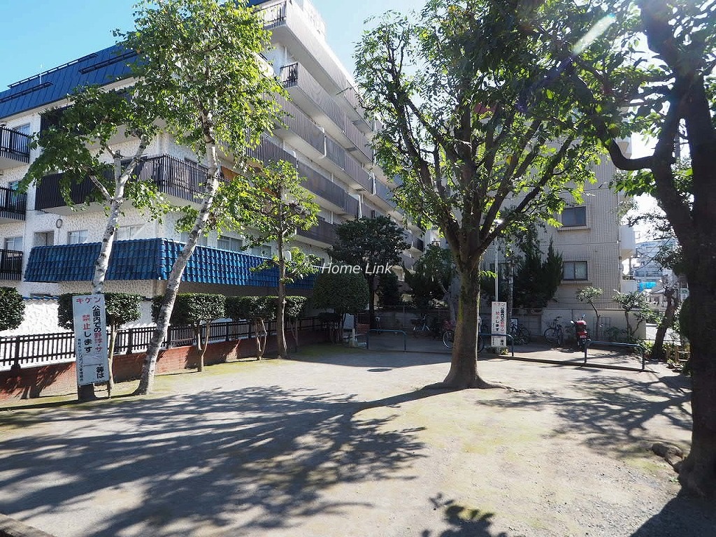 秀和大山レジデンス 敷地内公園