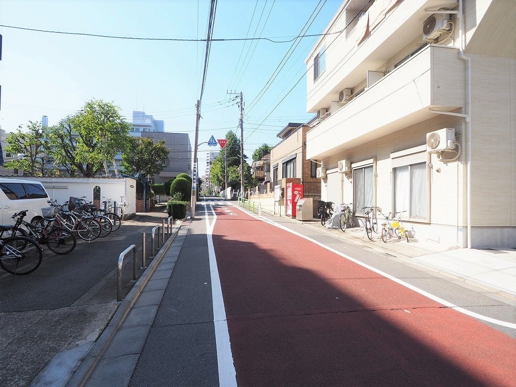 秀和大山レジデンス 前面道路
