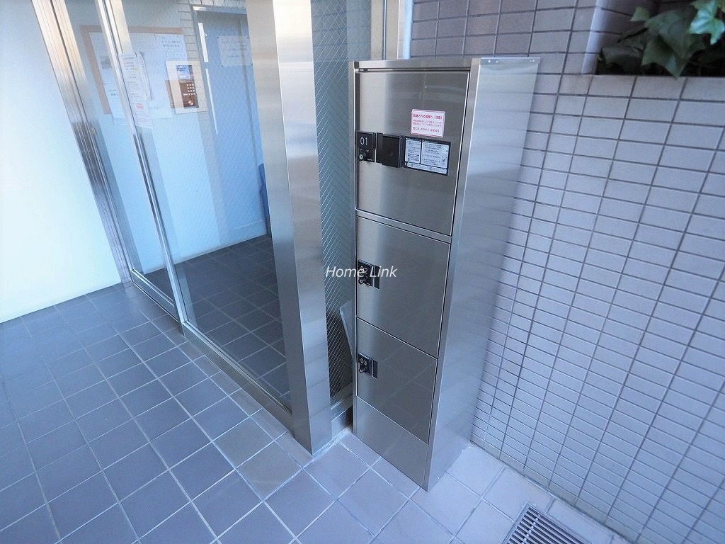 オリンポス板橋栄町　宅配ボックス