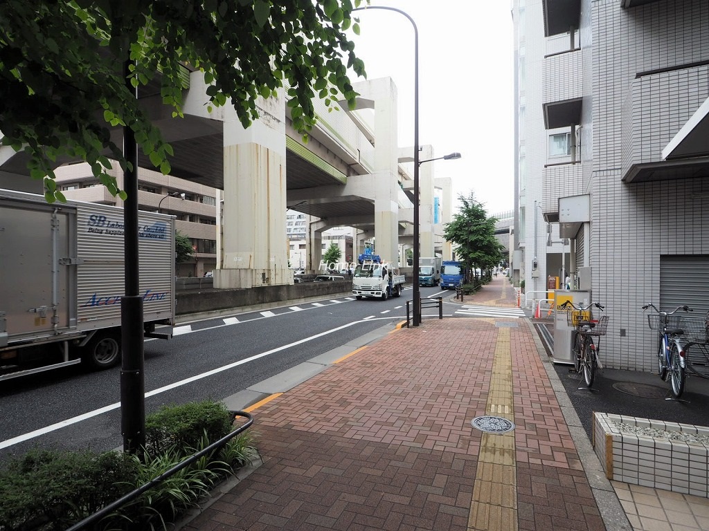 グリーンキャピタル池袋　前面道路歩道
