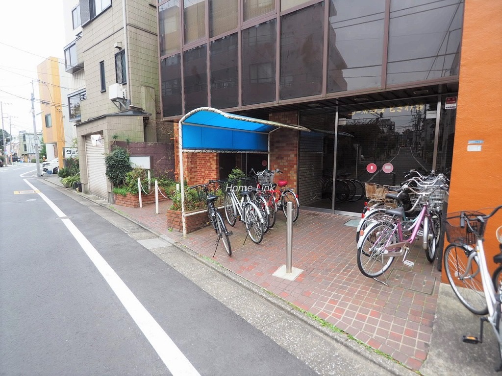 コーポラスときわ台　エントランス前