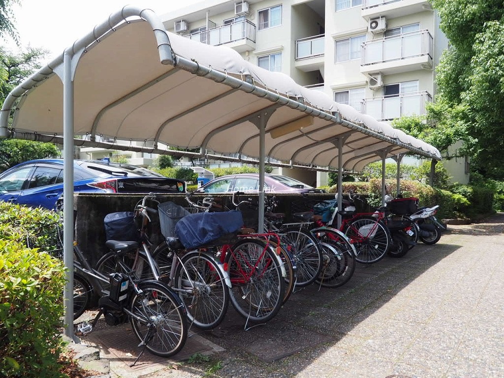 サンシティ東の丘 M棟　駐輪場
