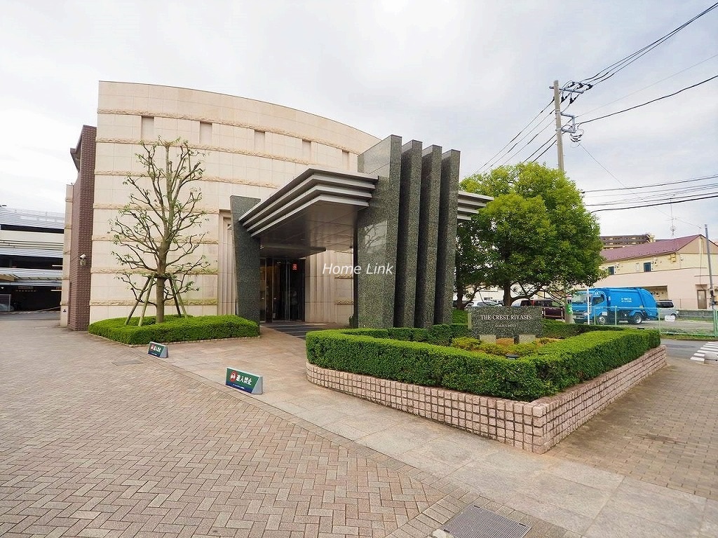 ザ・クレストリヴァシス　エントランス前