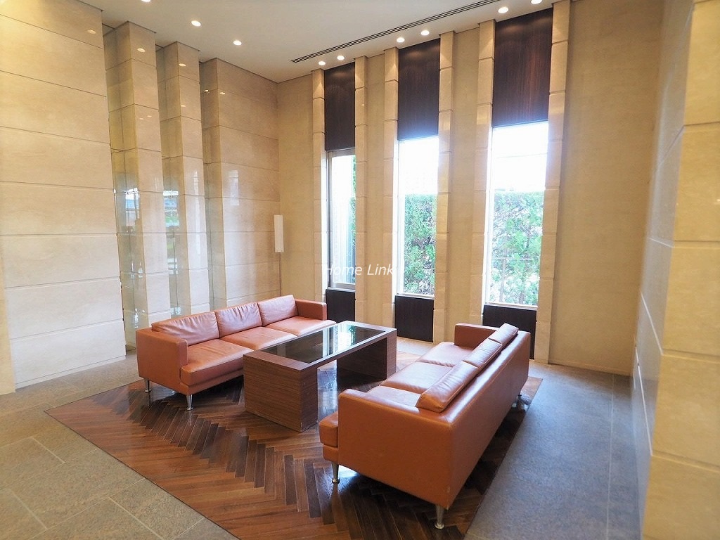 ザ・クレストリヴァシス　エントランスロビー