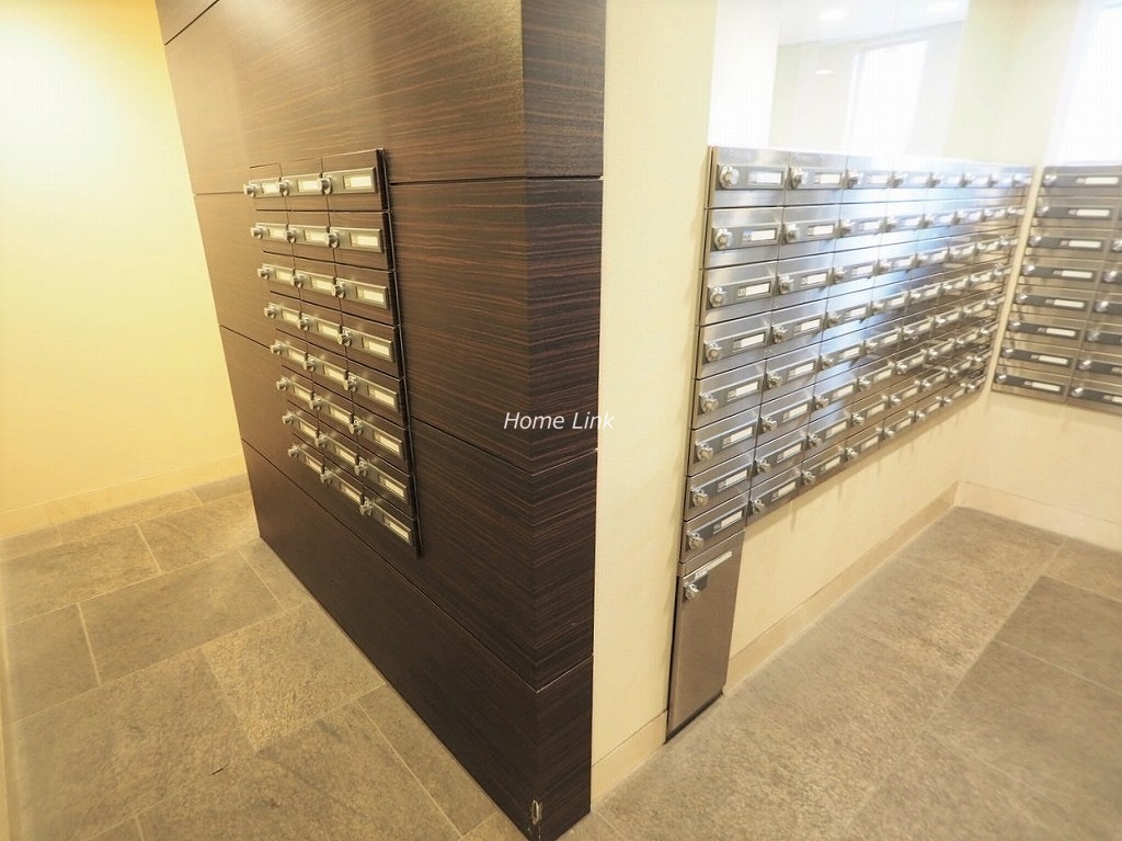 ザ・クレストリヴァシス　メールボックス