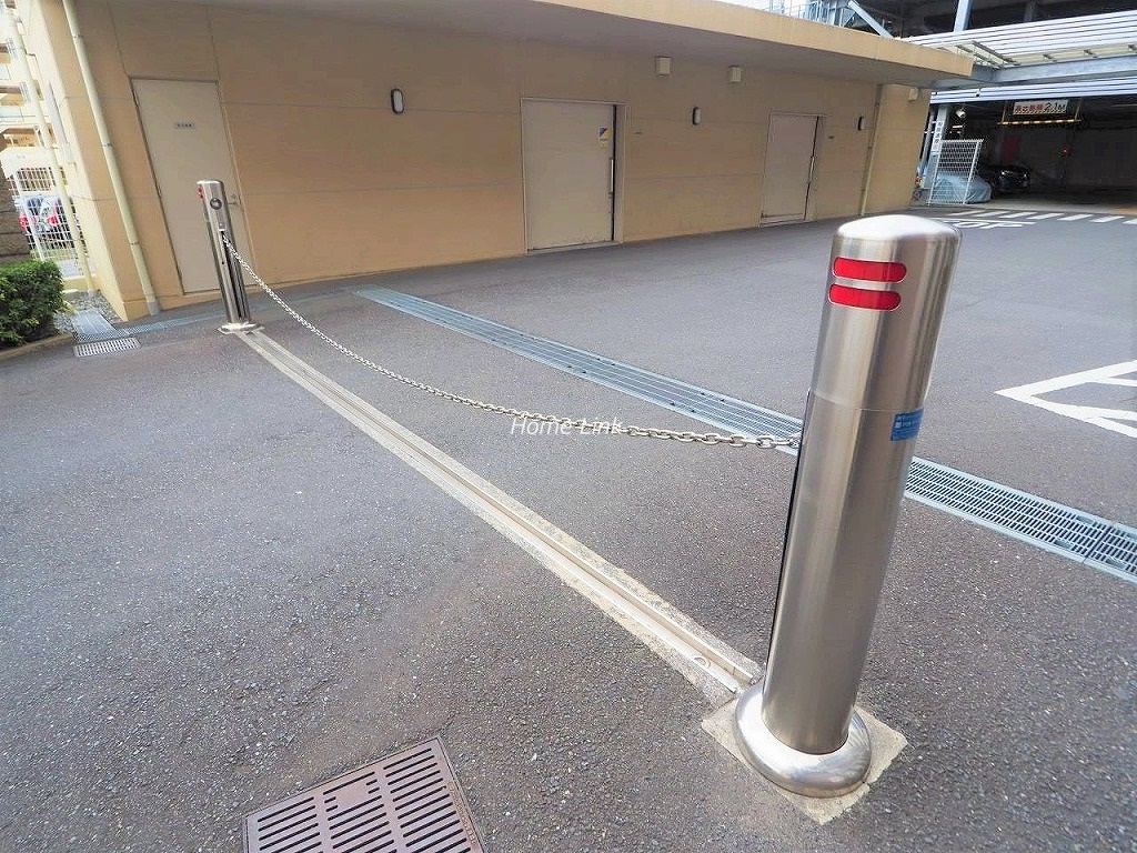 ザ・クレストリヴァシス　駐車場チェーンゲート