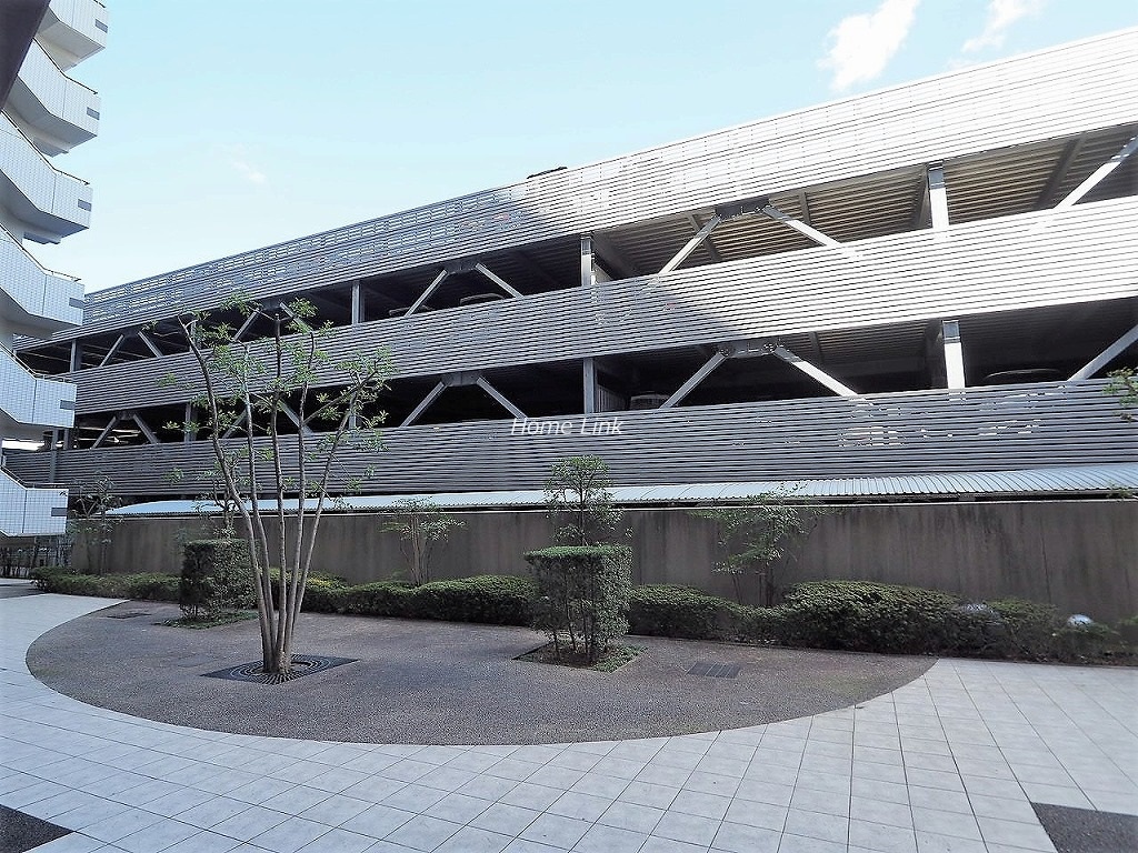 ザ・クレストリヴァシス　駐車場