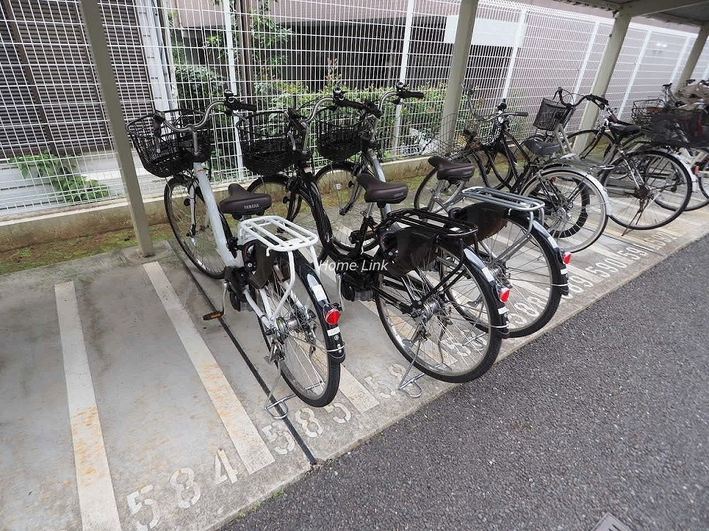 ザ・クレストリヴァシス　駐輪場