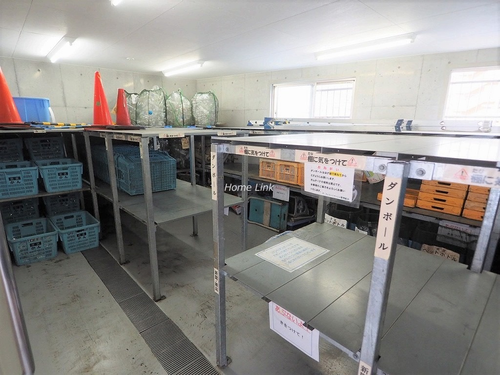 ザ・クレストリヴァシス　ゴミ置場