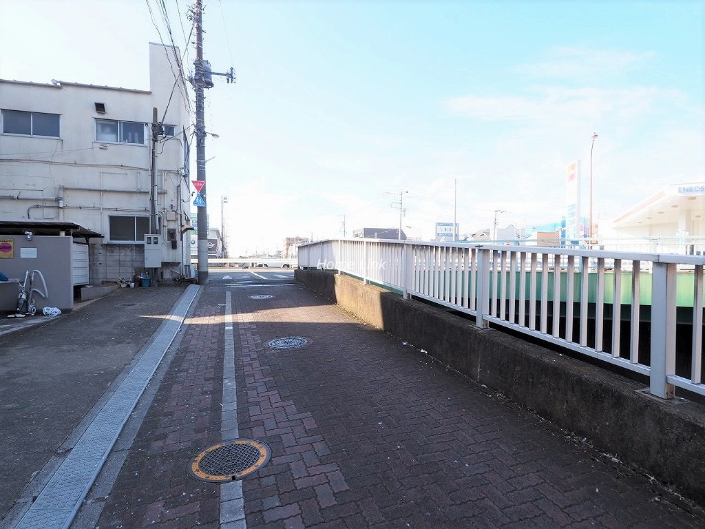 セ・ビアン・メゾン小茂根 前面道路