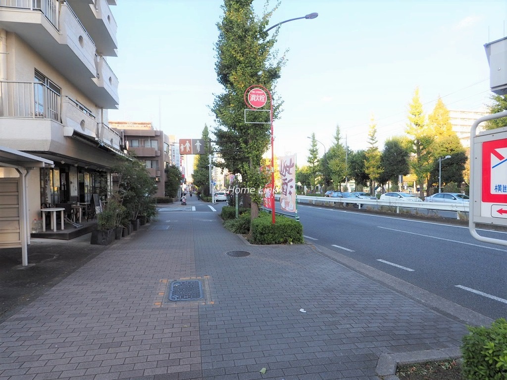 高島平サンパワー　前面道路歩道
