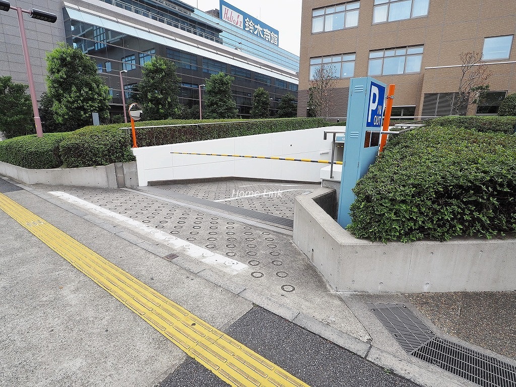 アイ･タワー　駐車場出入口