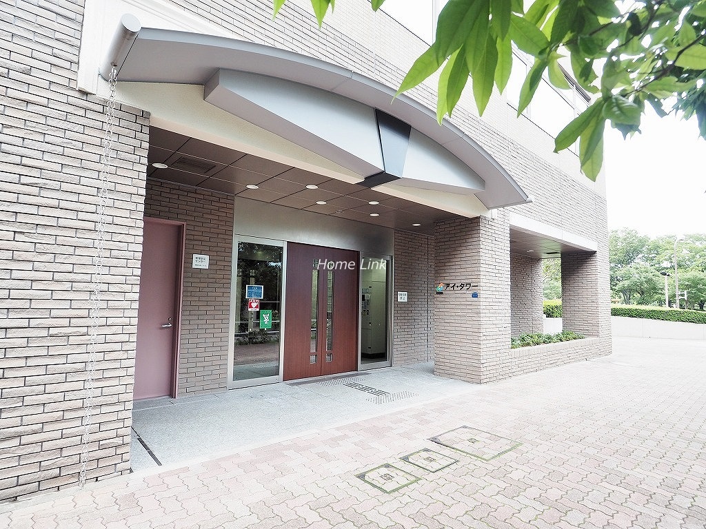 アイ･タワー　エントランス前