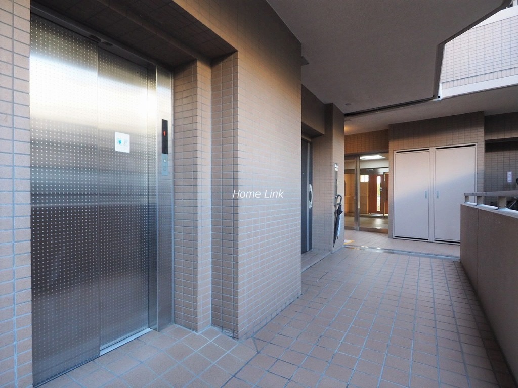 マートルコート板橋泉 エレベーターホール