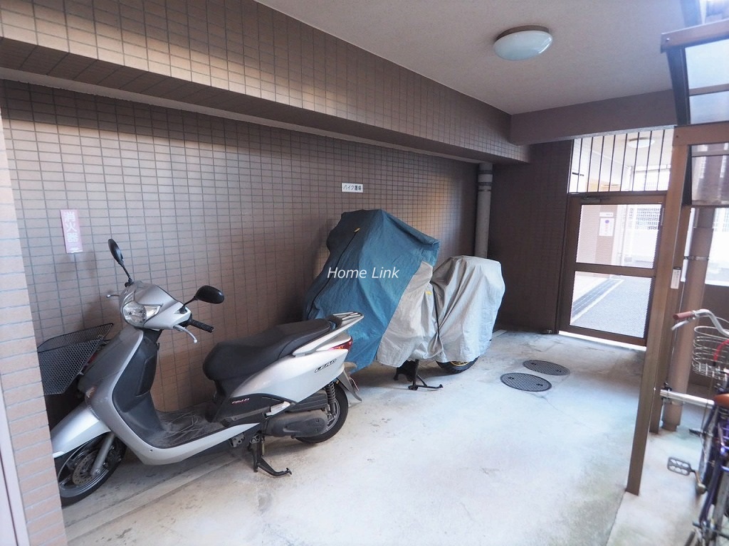 マートルコート板橋泉 バイク置き場