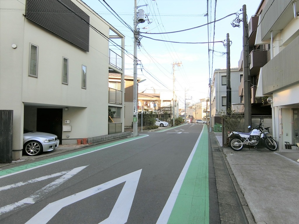 下馬マンション 前面道路